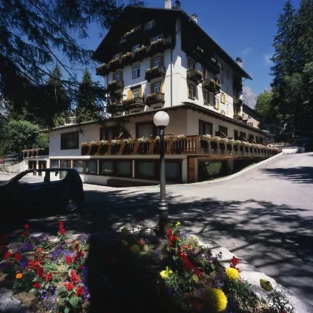 Otel Majoni 4*