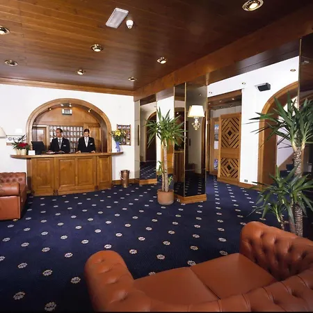 Majoni Otel 4*